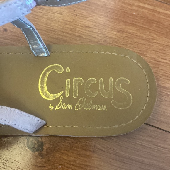 Pink suede sandals - Picture 3 of 3